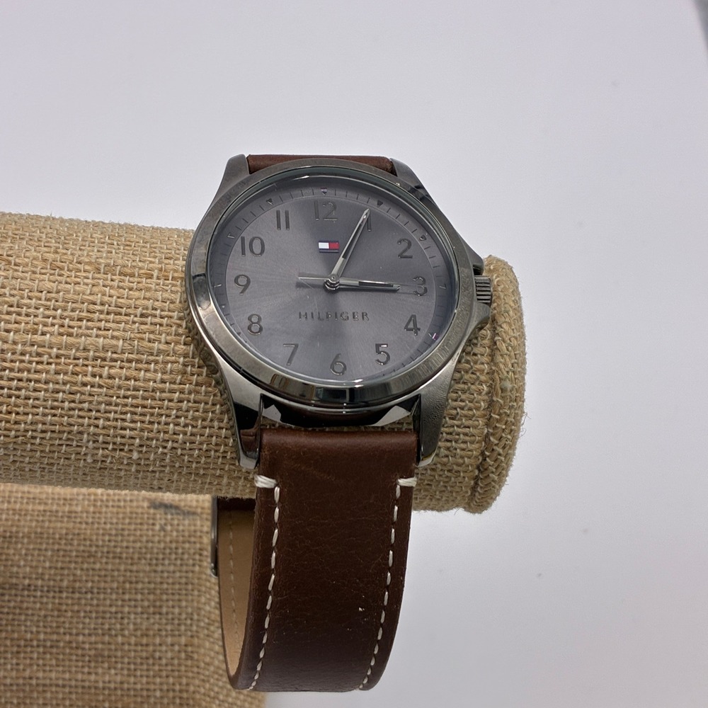 Tommy Hilfiger Mens Watch Grey Dial Gunmetal Case Brown Leather Barton TH.339